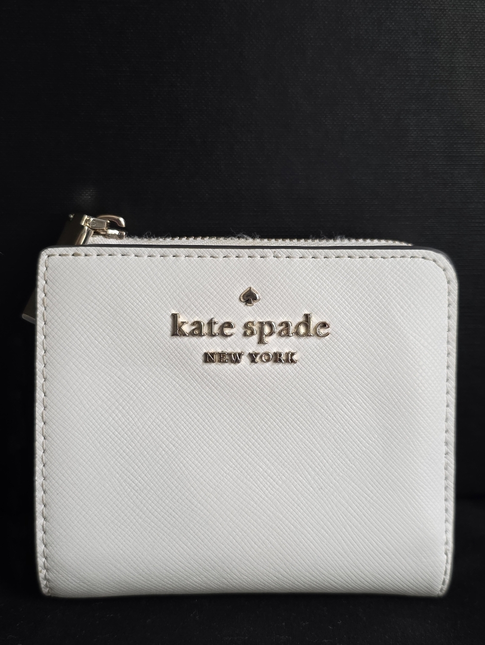 Kate Spade White Zip Wallet